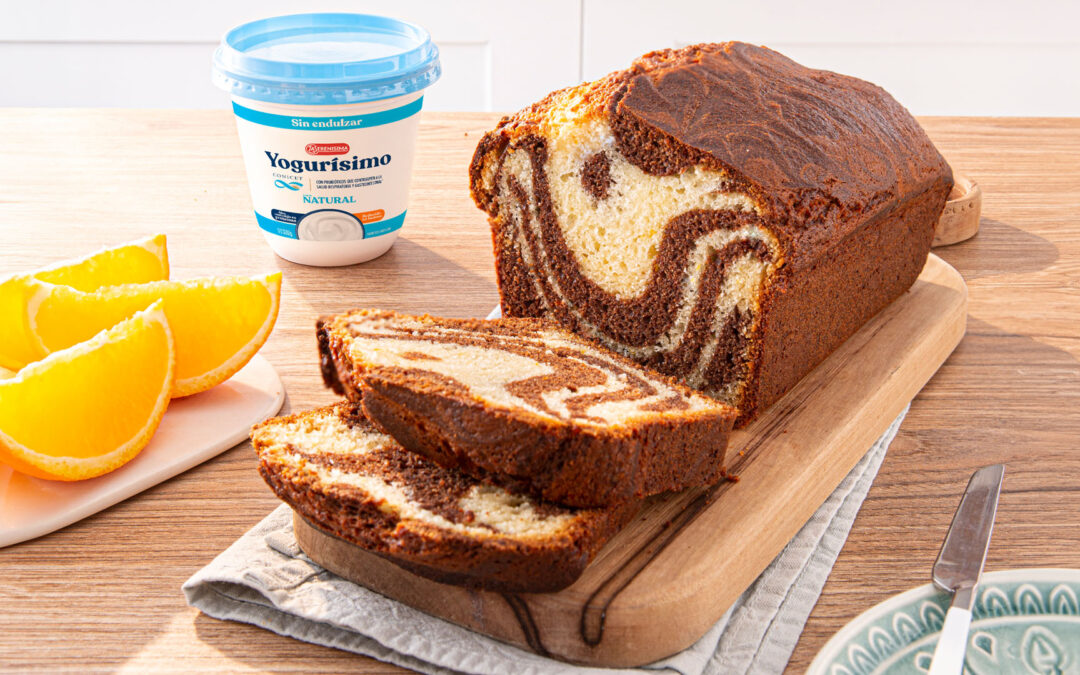 BUDÍN DE YOGUR, NARANJA Y CHOCOLATE