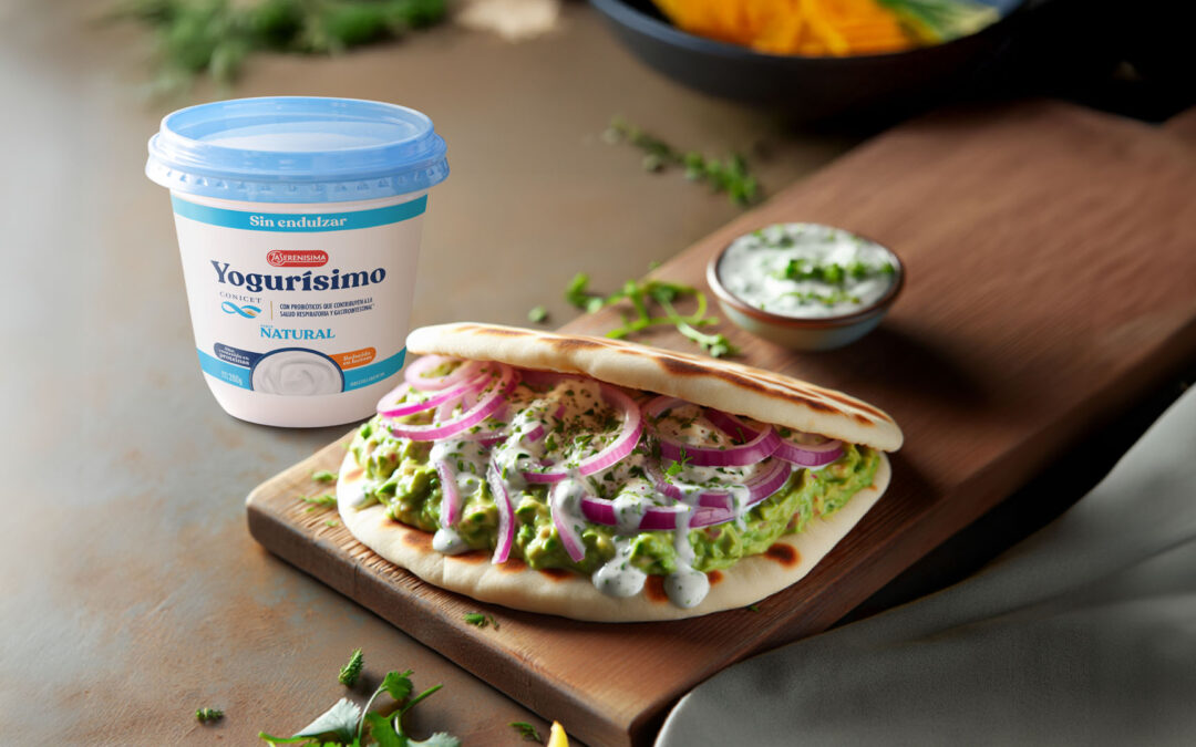 PAN PITA CON PURÉ DE PALTA Y GARBANZOS