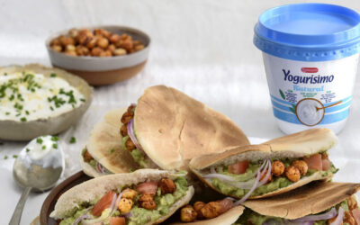 PAN PITA CON PURÉ DE PALTA Y GARBANZOS